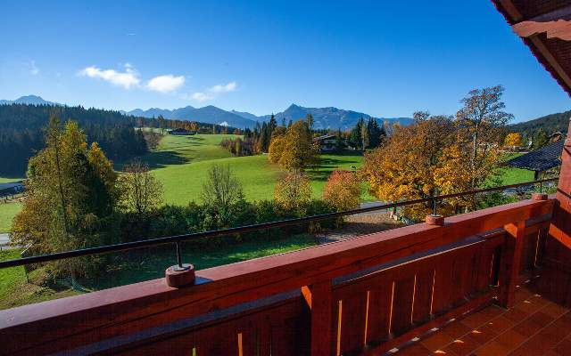 Wunderschoener Ausblick von der Pension Alpengluehn