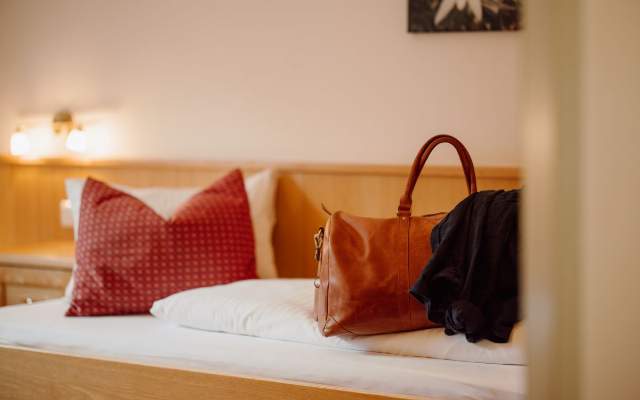 Gemütliche Einzelzimmer, Doppelzimmer und Familienzimmer mit Frühstück oder Halbpension