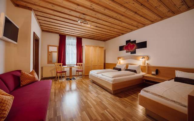 Gemütliche Einzelzimmer, Doppelzimmer und Familienzimmer mit Frühstück oder Halbpension