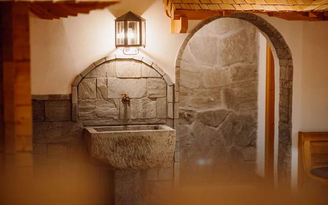 Wellnessbereich mit Sauna, Solarium und Kneippbecken