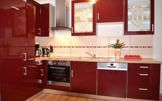 Die Kuechen sind voll ausgestattet