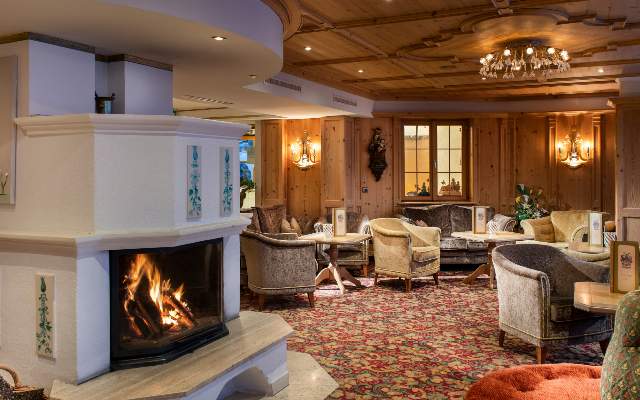 Kaminlounge für entspannte Stunden