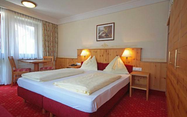 Tasteful double room with Hotel Bischofsmuetze