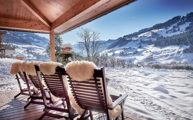 Wunderschoene Aussicht auf das Tal der Almen