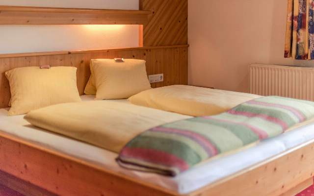 Guter Schlaf in Betten aus Holz