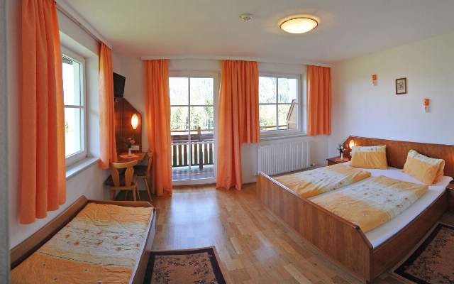 Geräumige Zimmer für 2 bis 4 Personen