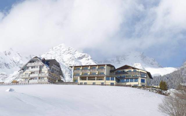 Hotel Martin lies majestically in the winter landscape
