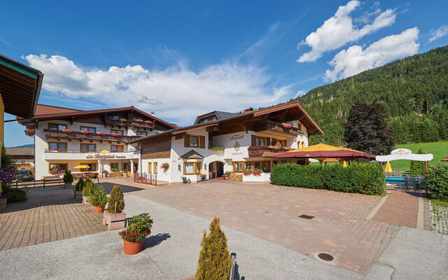 Hotel Bergzeit in summer