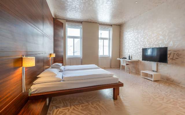 Geräumige Doppel-, Dreibett- und Familienzimmer mit Frühstücksbuffet