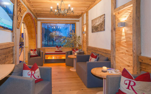 Elegant lounge at the Hotel Roesslhof