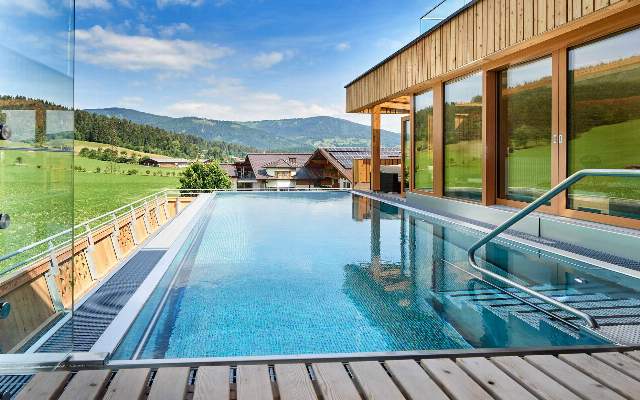 Aussenpool Hotel Tirolerhof