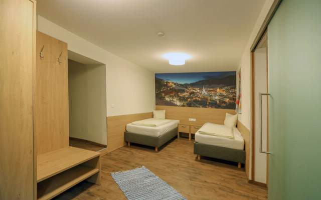 Gemütliche und geräumige Zimmer für 1 bis 4 Personen mit Frühstück, Restaurant im Haus