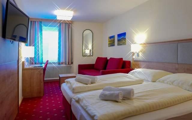 Gemütliche und geräumige Zimmer für 1 bis 4 Personen mit Frühstück, Restaurant im Haus