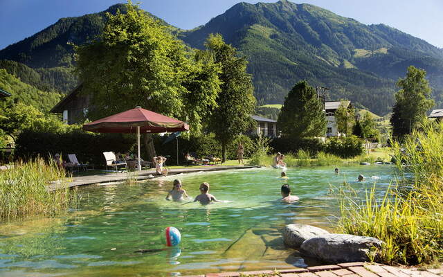 In summer, the natural bathing pond is an absolute asset!