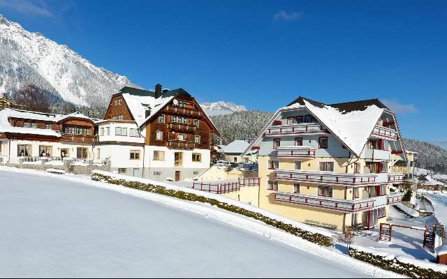 In winter, the Hotel Neuwirt is located directly on the cross-country ski trail