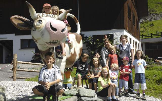 Umfassende Kinderbetreuung im Familienhotel Oberkarteis