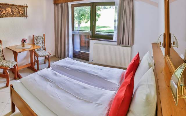 Gemütliche Zimmer und Appartements - wahlweise mit Frühstücksbuffet oder Halbpension