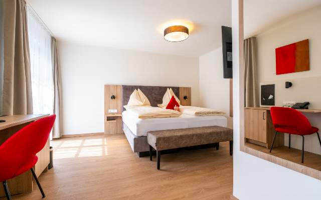 Zimmer und Suiten mit Frühstücksbuffet in Salzburg