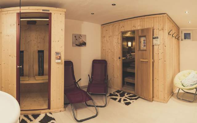 Wellness moments with infrared cabin and sauna