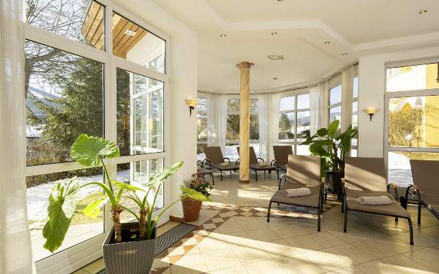 Entspannen Sie im sonnendurchfluteten Ruheraum des Sporthotel Radstadt