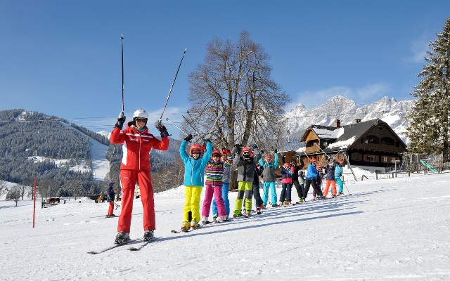 Zwei Skilifte gehoeren zum Tritscherhof