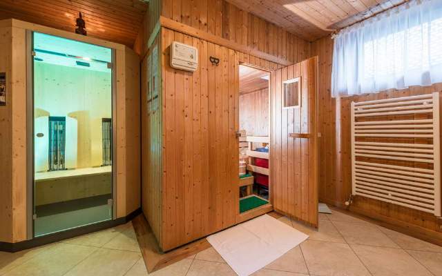 Small wellness area with sauna