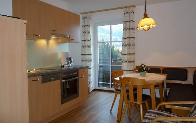 Die Kuechen sind voll ausgestattet