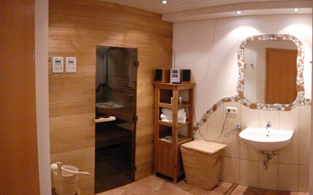 Eine Sauna steht den Gaesten zur Verfuegung